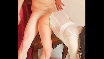 Señora es follada por joven en cámara oculta en cuatro y encima