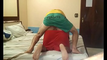 Ele Some Mas De Vez Enquanto Volta Para Comer Um Cuzinho thumbnail