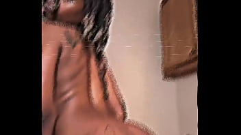 Cause i’m toxicbrownskinn #freakyweekend #earthquake #fypviraltwitter #teambuddhabang #houston420 #bigboogie #bigboot