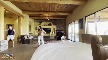 What a crew y'all sneaky peeky at the hot mess from hotguyshouse’s freshest szn