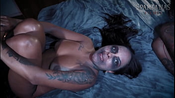 Desejos de halloween da anfitriã da casa mal assombrada bastidores