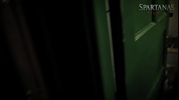 Desejos de halloween da anfitriã da casa mal assombrada bastidores