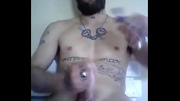 Scoochie is alot more calmer in front of the video camera this time