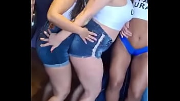 E Vem Novidades Imperdível6 Mulheres E 1 Velhote Viajante Haha Essa Cena Ficou Absurda De Deliciosa thumbnail