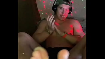 The clapping toes tho shoutout to jrgamer418nsfw for being my tiktok pusherman