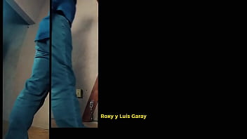 En Este Video Roxxxy Violeta Jovencita Curiosa Y Sumisa Se Adentra En El Mundo Del Bdsm Por Primera Vez Guiada Por Un H thumbnail