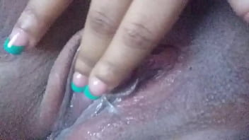 Dive in her white wet pussy