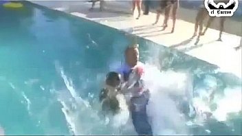 David Guetta Feat Akon Sexy Chick Official Video Mp4 thumbnail