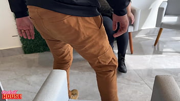 Essa gordinha casada é uma delícia que o marido corno libera para outros machos