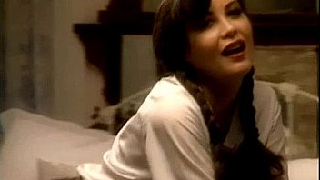 Beautiful Janie Stripping Totally Nude thumbnail