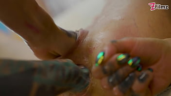 2 tattooed babe go deep double fists inside their friend