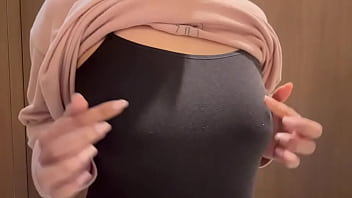 今日もデパートのト◯レでひとりえっちしてしまいました