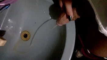 Big Dick Pissing 1 thumbnail