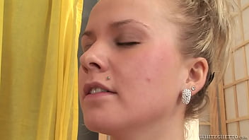 Laura camila pussy licking