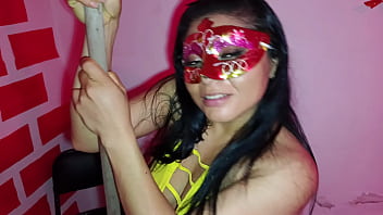 Latina Ela Trabalha Em Uma Boate Vip E Acaba Fazendo Sexo Intenso Em Pé Com Um Visitante Gringo thumbnail