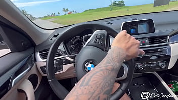 Ganhei gozada na boca do tatuado gostoso que conheci na praia