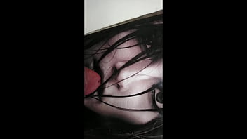 Dandole precum a una linda modelo