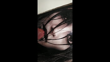 Dandole precum a una linda modelo