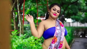 সেক্সি ভাবির শাড়ি শট ভিডিও