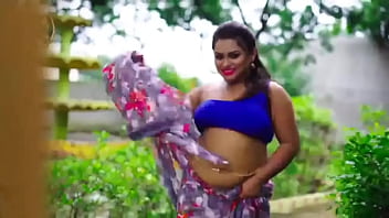সেক্সি ভাবির শাড়ি শট ভিডিও