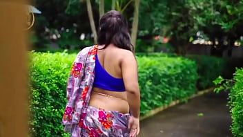 সেক্সি ভাবির শাড়ি শট ভিডিও