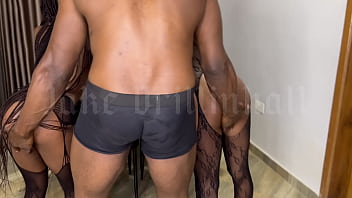 Having 2 bad bitches 4 dinner n dessert juicy