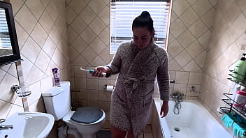 Bbw brushing her teeth with cum featuring domslutfucker kinky bitch69