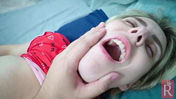 Pov meu marido levou um amigou para me comer no pelo pov my husband took a friend to fuck me in the hair