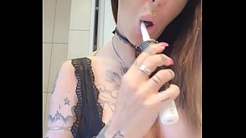 Bon réveil avec moi les amours sous la douche il paraît que ça mousse bien