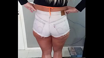 Que tal sarrar o kct nas minhas pernas lisinhas