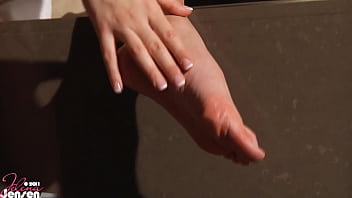 Jelena jensen strips bare & pleasures herself during the bath time