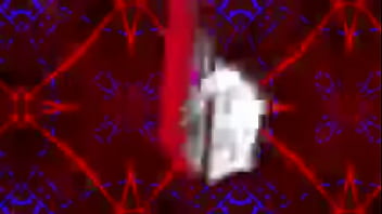 Gatinho siriricando piano de brinquedo