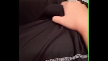 Le saco la leche a mi hermanastro