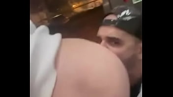 Comida de culo en el wc público en plena calle y la puerta se abre para los curiosos charlyfilmxxx xiscofre