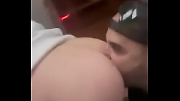 Comida de culo en el wc público en plena calle y la puerta se abre para los curiosos charlyfilmxxx xiscofre