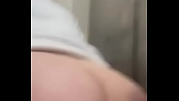 Comida de culo en el wc público en plena calle y la puerta se abre para los curiosos charlyfilmxxx xiscofre