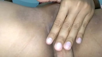 เล่นเสียวหีกับสาวนักศึกษาแตดสวยหีใหญ่จนน้ำแตก