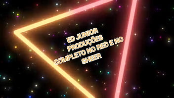 Novinha solta leite pelas tetas e eu boto leite na sua buceta completo no red e no sheer