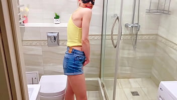 Mia's mimi triple jeans pee