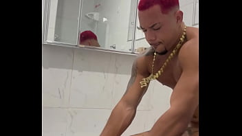 Minha Enteada Foi Tomar Banho E Me Chamou Para Concertar A Porta Não Resisti E Comi Antes Da Minha Esposa Chegar thumbnail