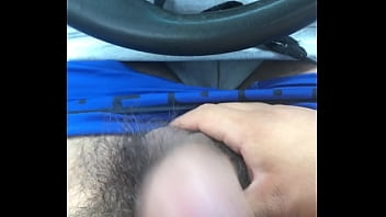 Masturbándose En Publico thumbnail