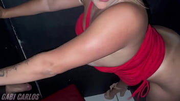 Fui usada no dois paus na minha boca e um no meu cu enquanto meu marido gozava só de ver