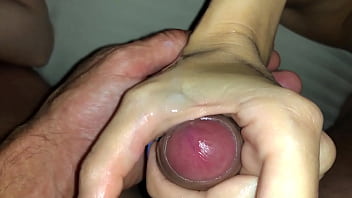 My step sister like handjob