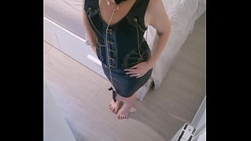 Vient me baiser mon gros cul de petite salope ou le contraire