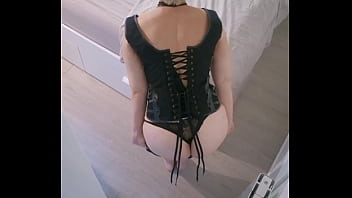 Vient me baiser mon gros cul de petite salope ou le contraire