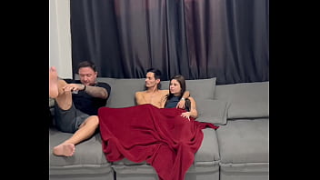 Fui na casa do meu sobrinho para conhecer a namorada dele mas acabei comendo ela