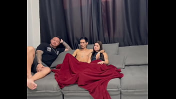 Fui na casa do meu sobrinho para conhecer a namorada dele mas acabei comendo ela