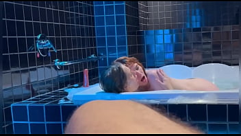 Marido corno da reh queen fica de voyeur e goza na boca das safadas