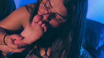 Can i call you daddy while she licks my toes