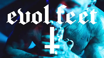 Put your feet on my meat while i lick your soles